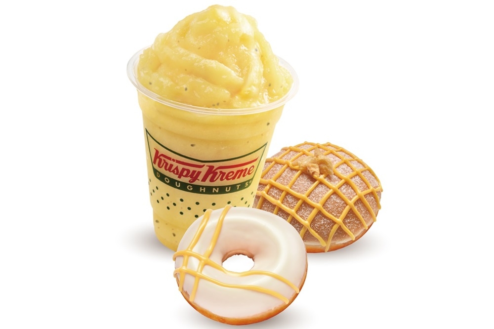 至7月底前，Krispy Kreme甜甜圈2款搭配大杯水果冰沙，可享有套餐160元優惠價。（品牌提供）