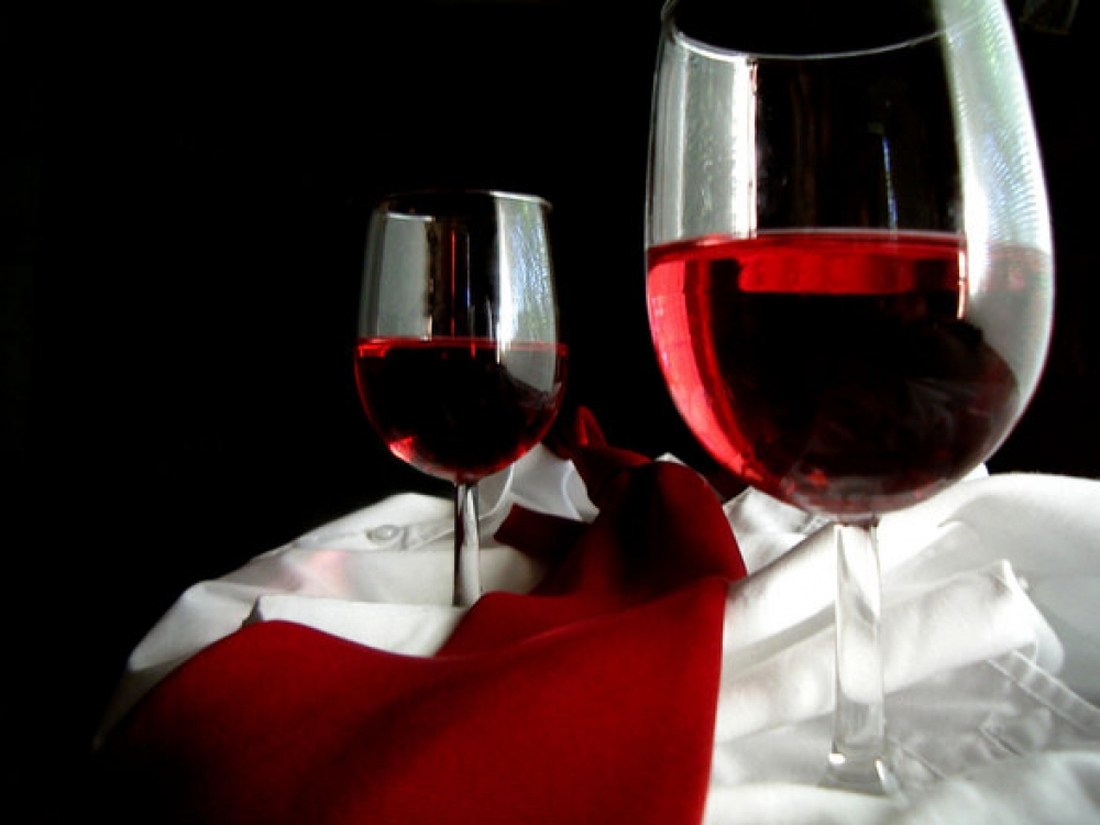 逾半數民眾若日飲兩杯紅酒，致癌風險將比正常人高50倍。（翻攝自freeimages）
