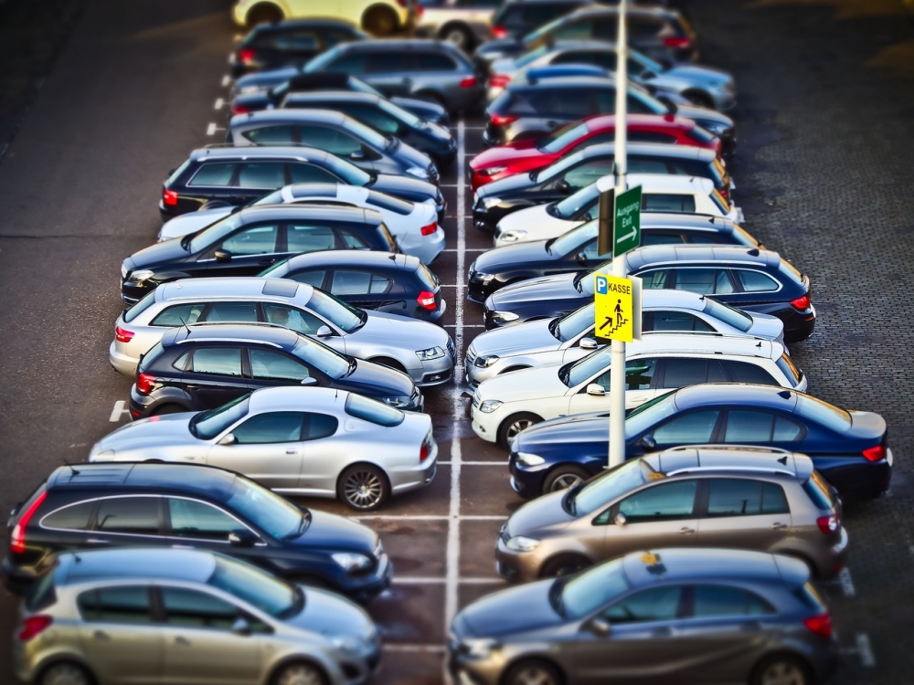 停車位一位難求，常因為這樣上班遲到嗎？（圖片來源：Pixabay）