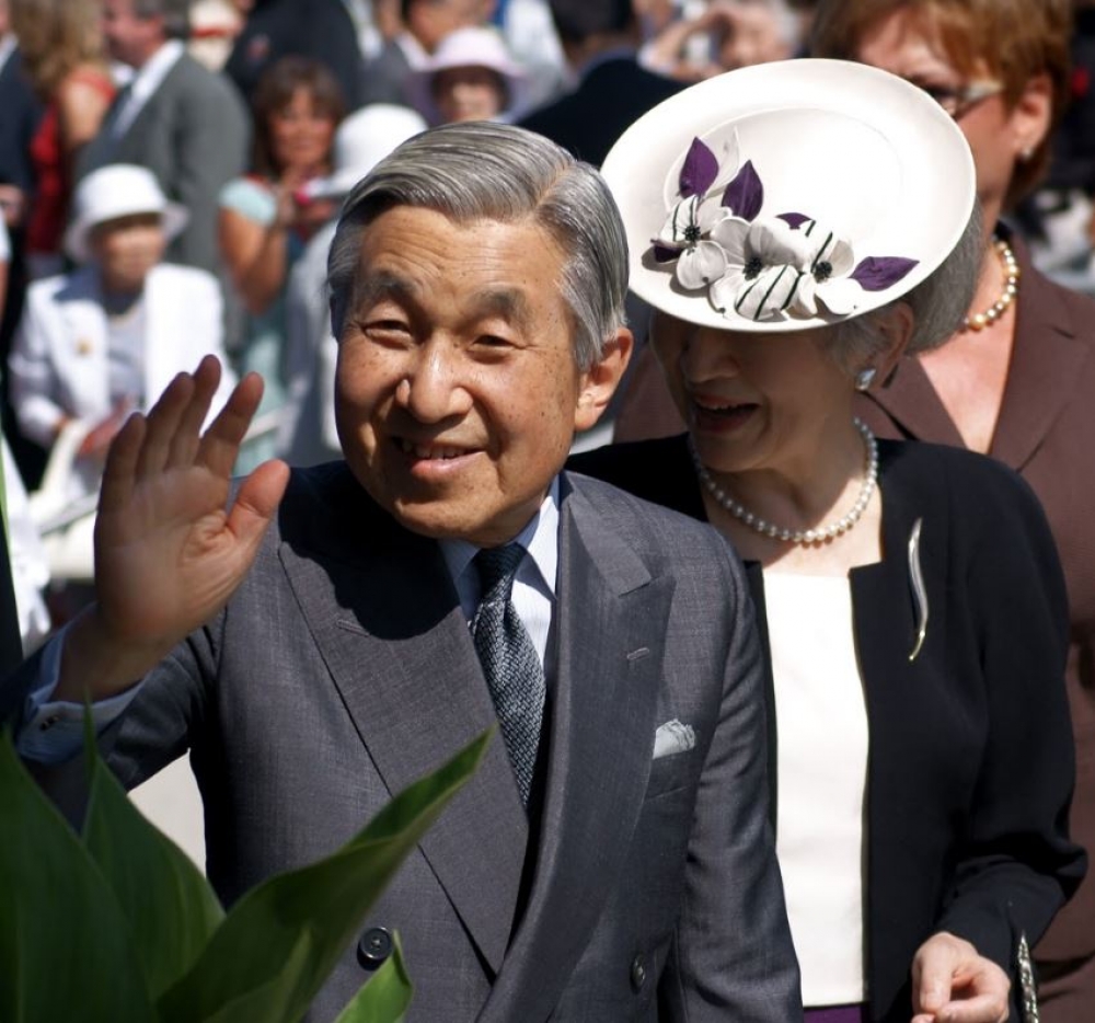 日皇明仁8日下午3時透過日本宮內廳發佈對日本國民的演說，表示體力已無法負荷公務責任，透露欲「生前退位」強烈意願。（翻攝自維基百科：攝影Shawnc）