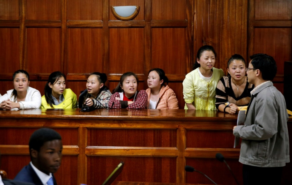 中國8日將我國在肯亞宣判無罪的5名電信詐欺犯，強押至中國，外交部亞非司長陳俊賢表示，還有50名台嫌。（路透社）