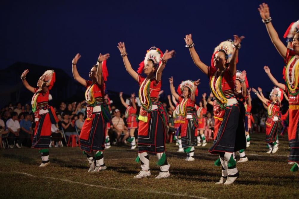 原住民豐年祭開始在各部落展開，上萬名部落族人齊聚的花蓮光復鄉馬太鞍部落，18日起一連三天活動。（翻攝自花蓮觀光資訊網）