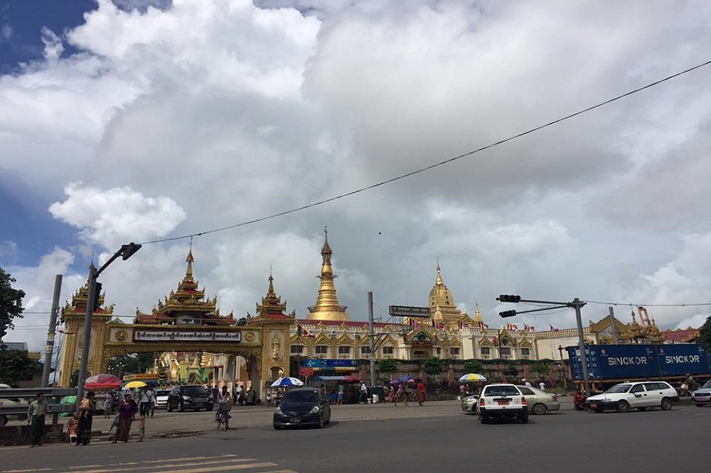 緬甸中部24日發生規模6.8強震，緬甸全國及此區域建築都被地牛翻身所晃動，圖為泰國仰光市區。（讀者提供）