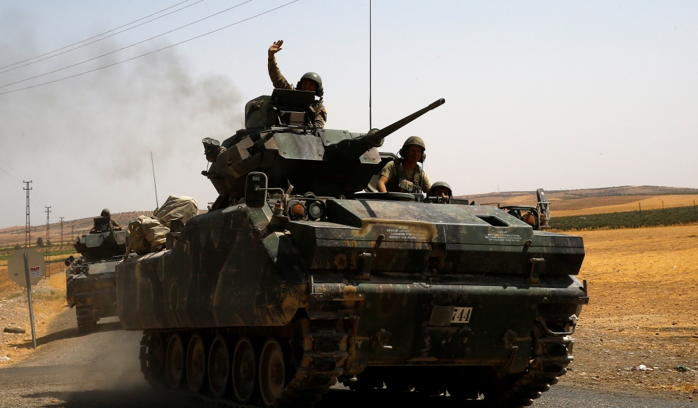 土耳其坦克壓境敘利亞。（湯森路透）
