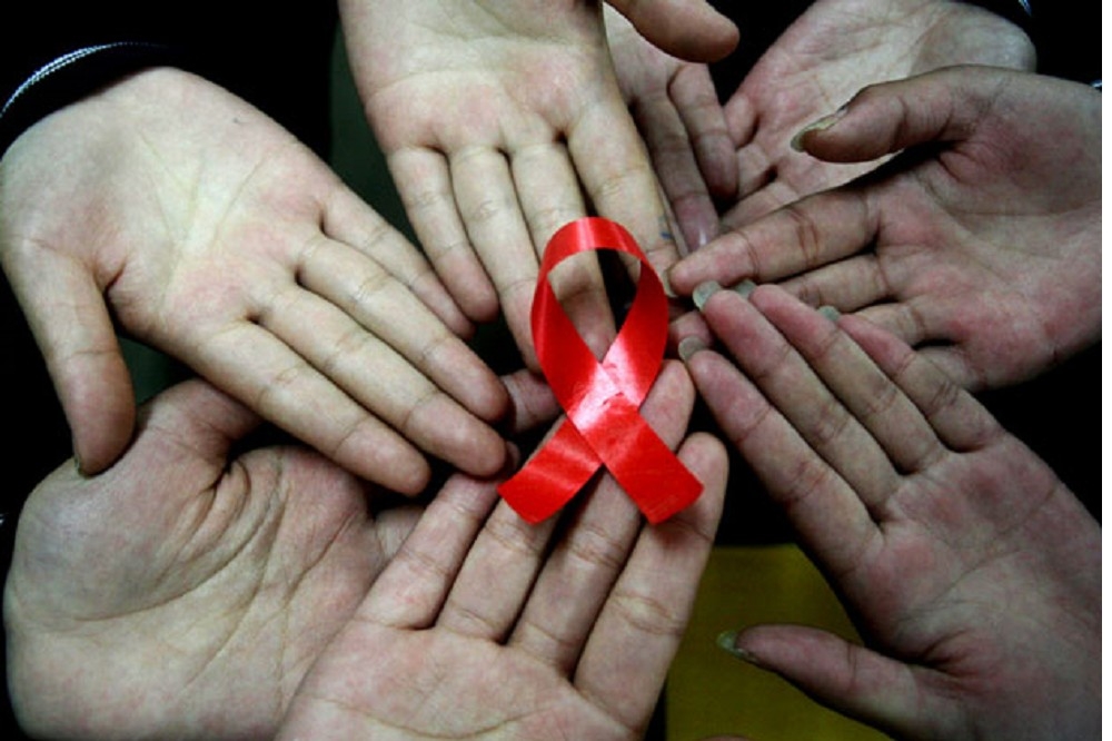 許多人對愛滋認知不足，法令對感染者權益的保障仍有限，甚至讓人質疑越修越退步。（翻攝自台灣紅絲帶基金會）