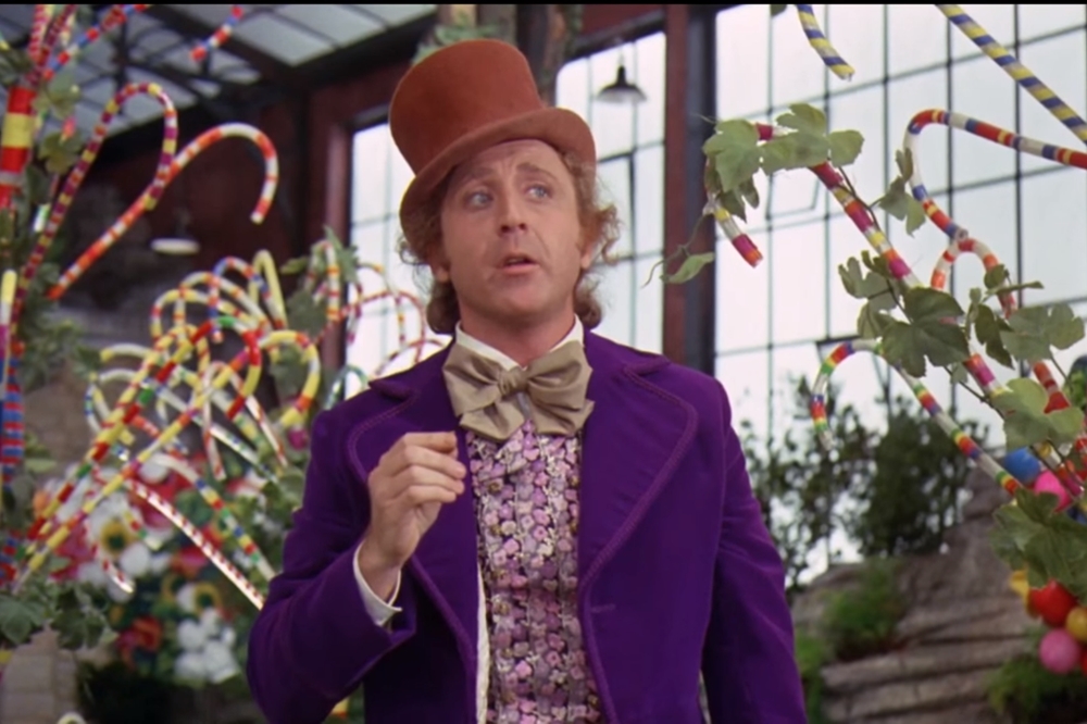1971年電影《歡樂糖果屋》裡由已故資深喜劇演員金·懷德飾演的威利·旺卡。（翻攝自youtube）