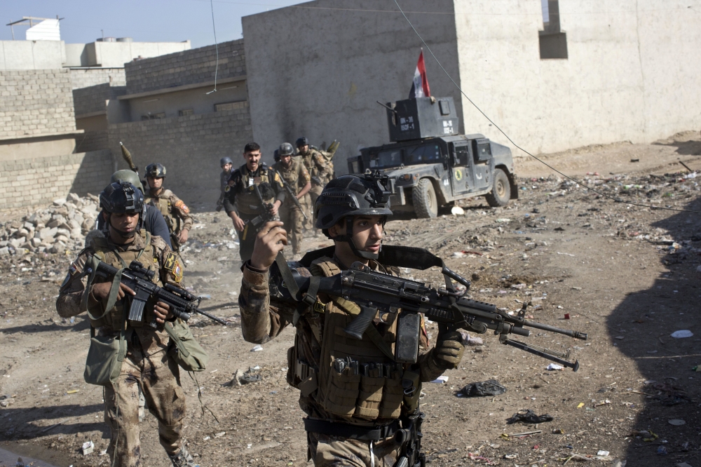 伊拉克軍隊進軍摩蘇爾（Mosul）東部郊區，戰役進程卻受阻。（美聯社）