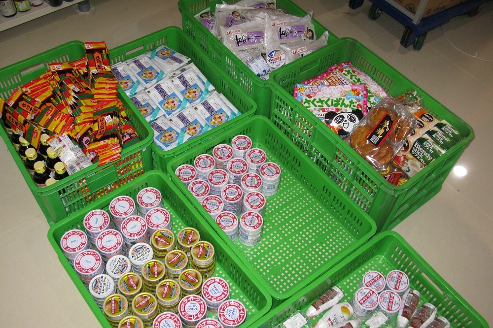日本核災4縣市食品「負面列表」，除飲用水、嬰幼兒奶粉、茶類及野生水產品4類產品不輸入，其餘產品也必須採雙證件輸入。（取自行政院官網）