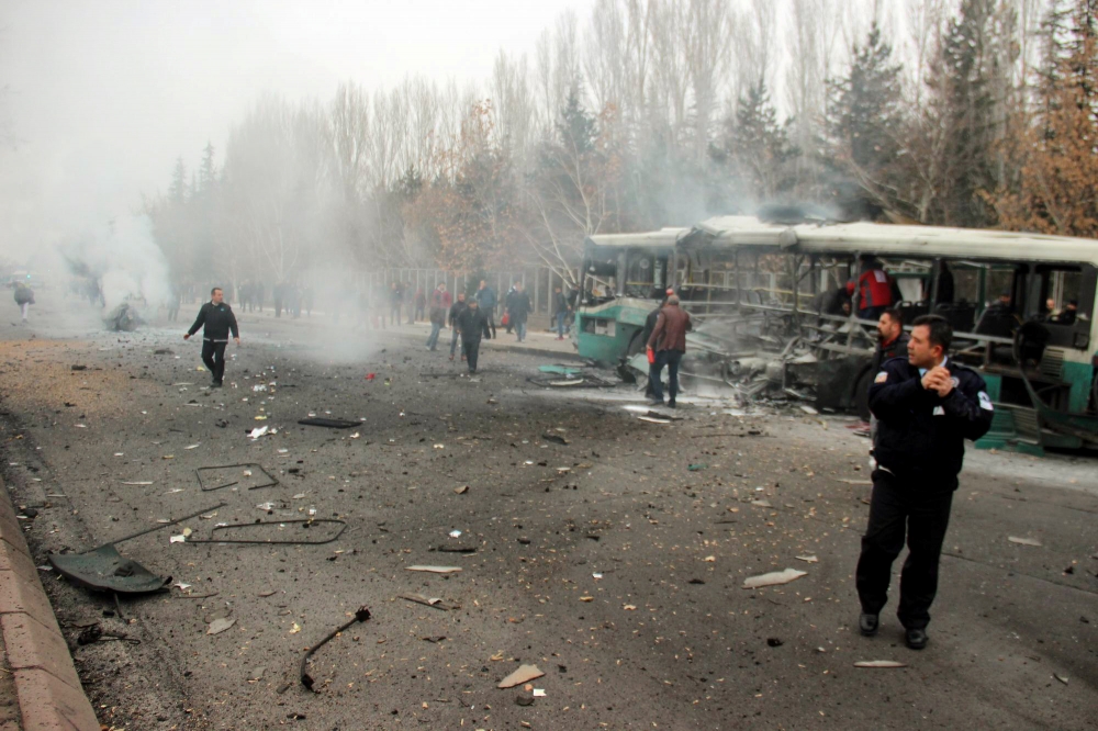 土耳其開賽利省（Kayseri）發生汽車炸彈攻擊，13名士兵死亡。（湯森路透）
