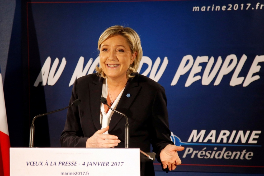 「民族陣線」（FN）黨魁勒潘4日於巴黎記者會上。（湯森路透）