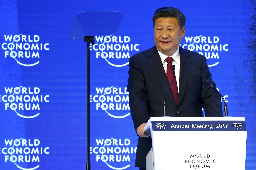 瑞士小鎮達沃斯前不久舉行的「世界經濟論壇」，請來中國國家主席習近平發表演說，提出了所謂的「包容性的全球化」。這群跨國菁英，似乎是希望中國這個全世界規模最大的權威資本主義國家，能變臉為「全球化」的國際代言人。（湯森路透）