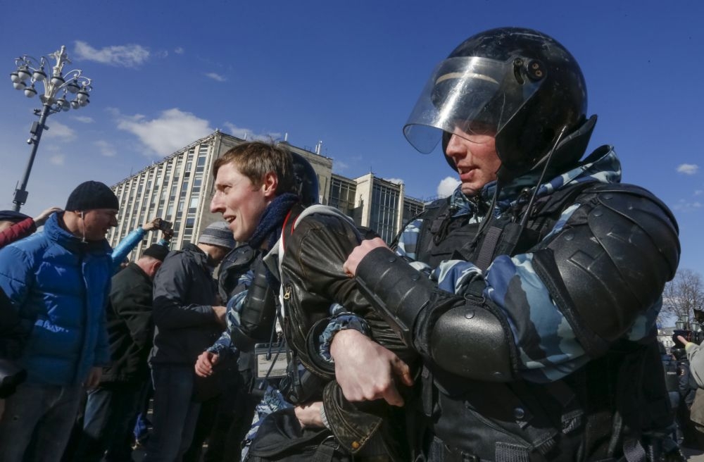 俄羅斯首都莫斯科及多個城巿26日有逾6萬民眾發起示威活動，抗議總理梅德韋傑夫貪污，要求他辭職。（湯森路透）