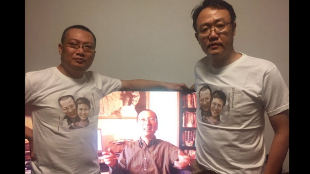 長年聲援支持劉曉波的友人。（左起野渡、莫之許／翻攝自作者臉書）