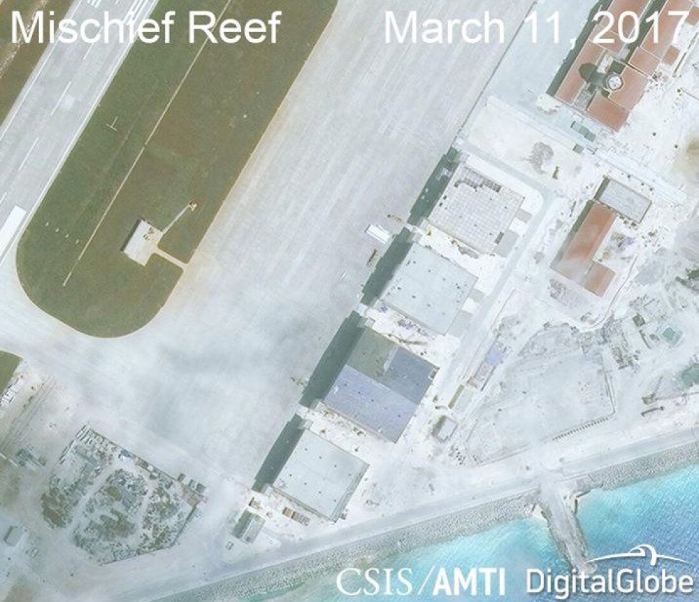 美國智庫「戰略與國際研究中心」釋出的渚碧礁衛星照。（湯森路透）