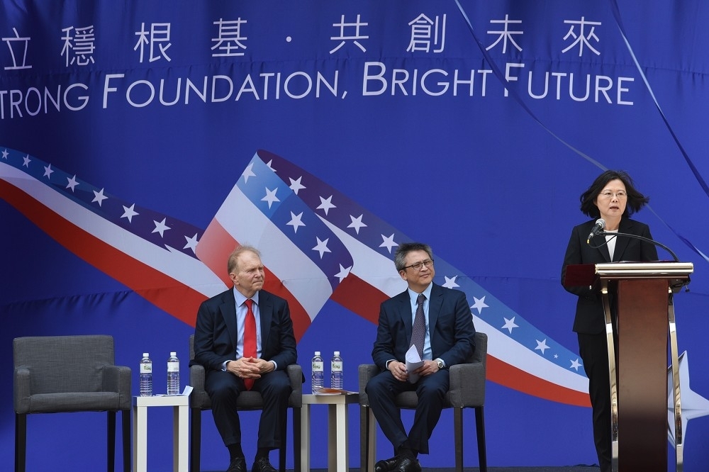 美國在台協會（AIT）12日上午舉行落成典禮，總統蔡英文出席典禮並致詞。（攝影：葉信菉）