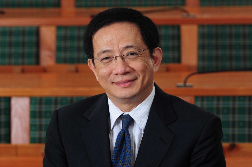 管中閔曾任馬政府政務官，他得以在民進黨執政下出任台灣最高學府校長，這對雙方的互信是個嚴酷的考驗。（圖片取自中研院網站）