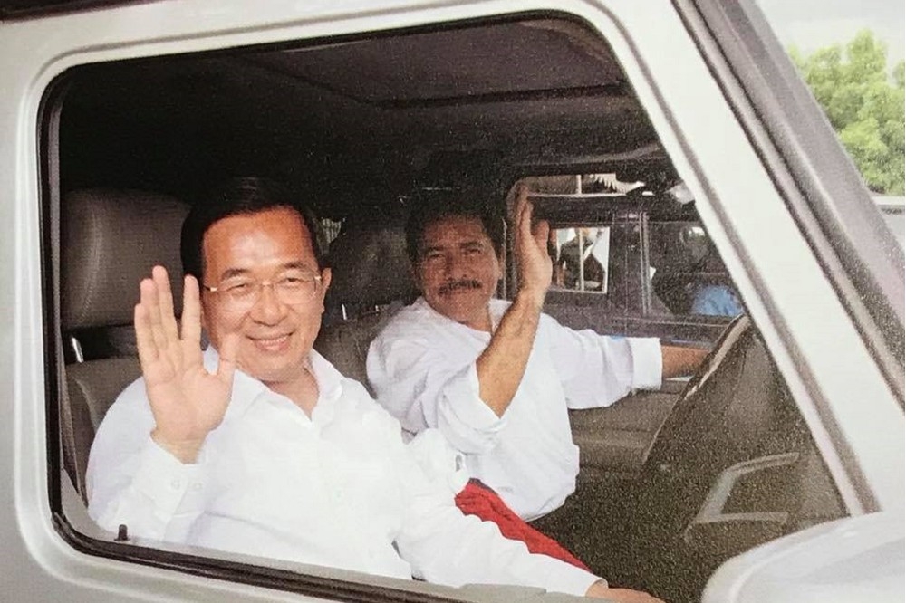 陳水扁談起2007年出訪友邦時，墨西哥遭中國施壓，使出訪專機無法順利進入墨西哥領空。（圖片取自陳水扁新勇哥物語臉書）