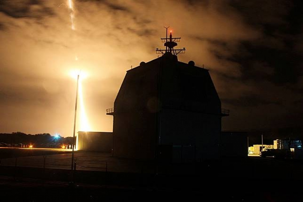 美國飛彈防禦局（Missile Defense Agency）2015年12月在夏威夷可愛島（Kauai）測試陸基神盾系統。（湯森路透）
