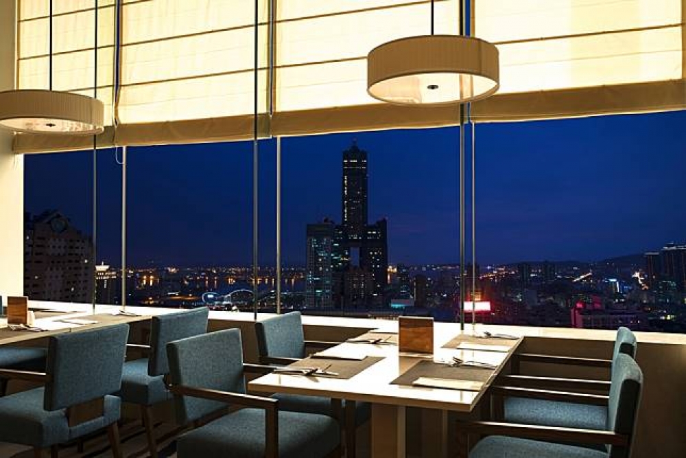 和逸飯店•高雄中山館擁有可眺望85大樓的夜景，是歡慶母親節最佳首選。（圖片來源：國泰商旅）