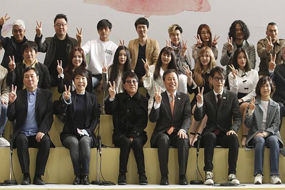 時隔13年，南韓藝術團190多人再赴北韓公演。（美聯社）