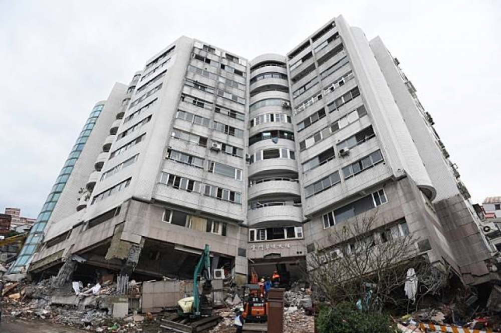 花蓮地檢署檢察官王怡仁表示，雲門翠堤大樓造成多人傷亡，將列為偵辦重點，會詳加採證。（攝影：葉信菉）

