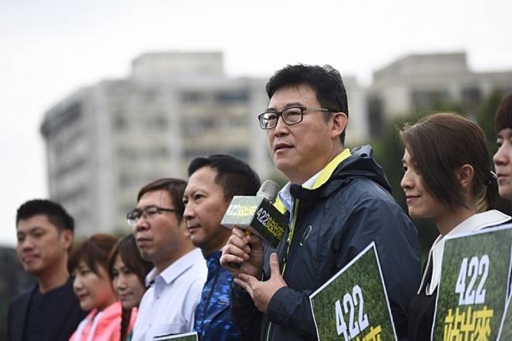 極力爭取代表民進黨參選年底台北市長的立委姚文智表示，自己若選舉落到第三名，將從此辭立委，永遠退出政治圈。（攝影：李昆翰）
