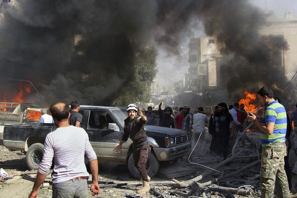 敘利亞伊德利卜省（Idlib）人民受空襲示意圖。（美聯社）