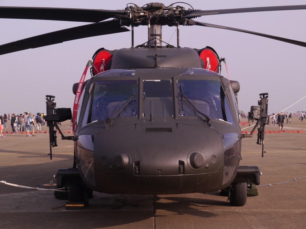 黑鷹直升機上午儀表板警示燈亮起，因此預防性降落於海軍陸戰隊高雄林園靶場。圖非急降直升機僅示意圖。（攝影：朱明）
