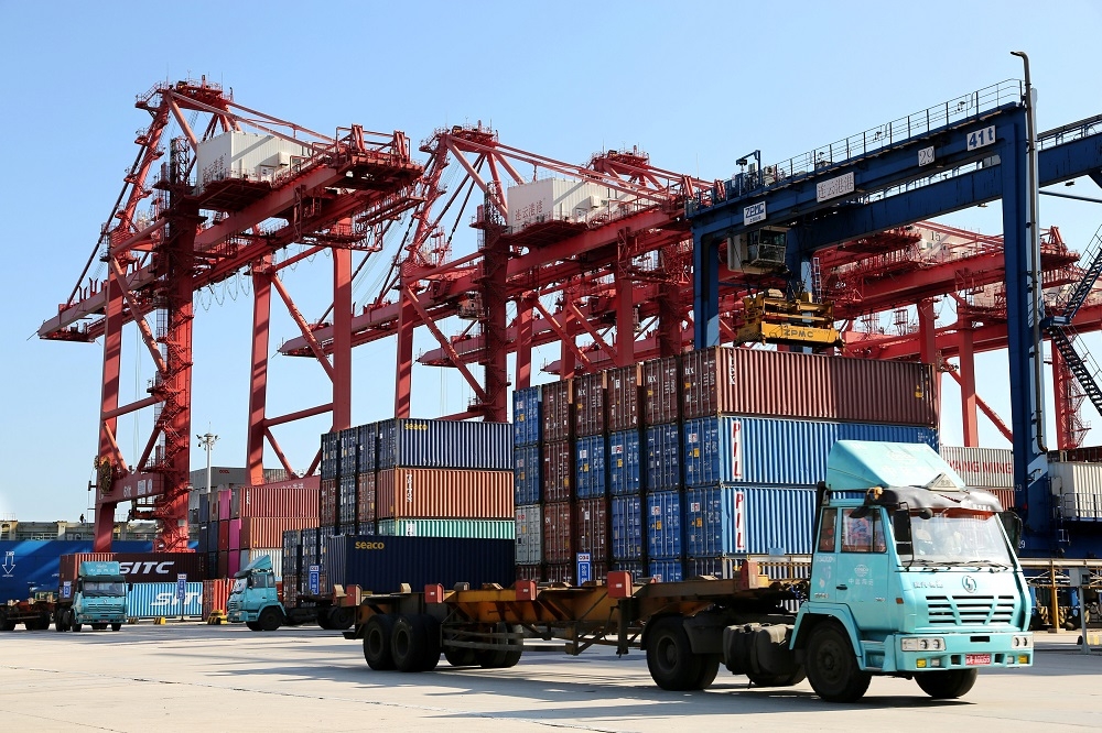中國海關總署8日公布數據顯示，8月份中國對美國的貿易順差達到310.5億美元，創下歷史新高紀錄。（湯森路透）