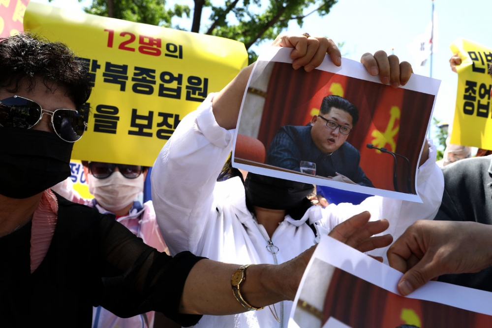 5月，脫北者在首爾舉行抗議活動。（ CHUNG SUNG-JUN/GETTY IMAGES）