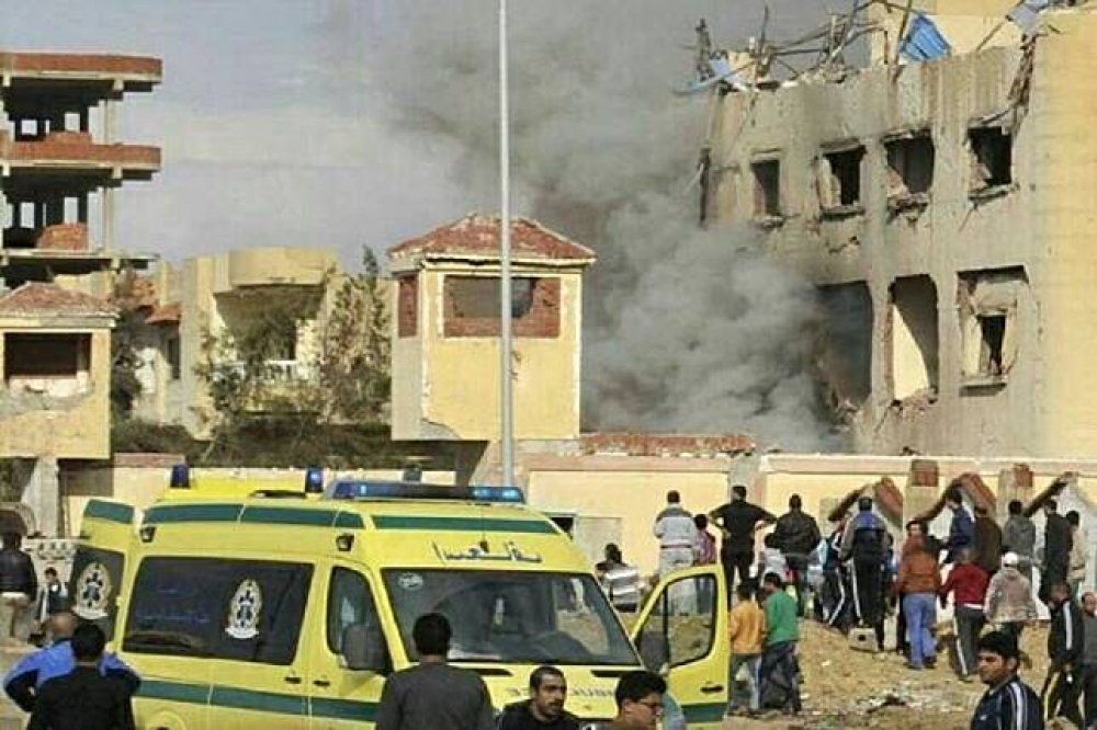 埃及西奈半島一處清真寺24日遭武裝份子攻擊。（取自網路）