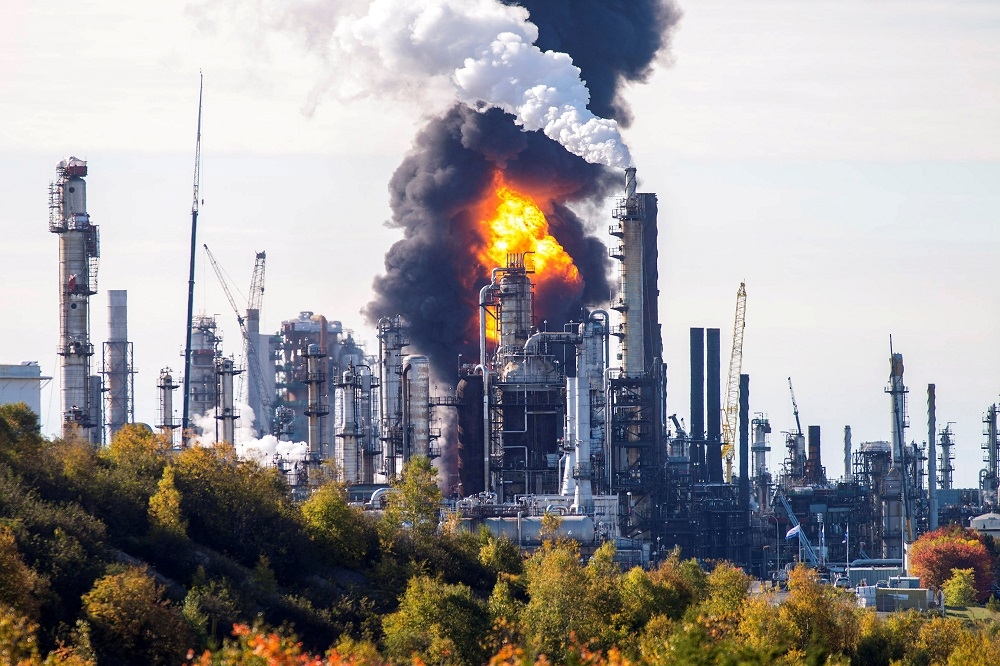 加拿大厄文煉油廠（Irving Oil Refinery）8日發生爆炸意外，所幸無人傷亡。