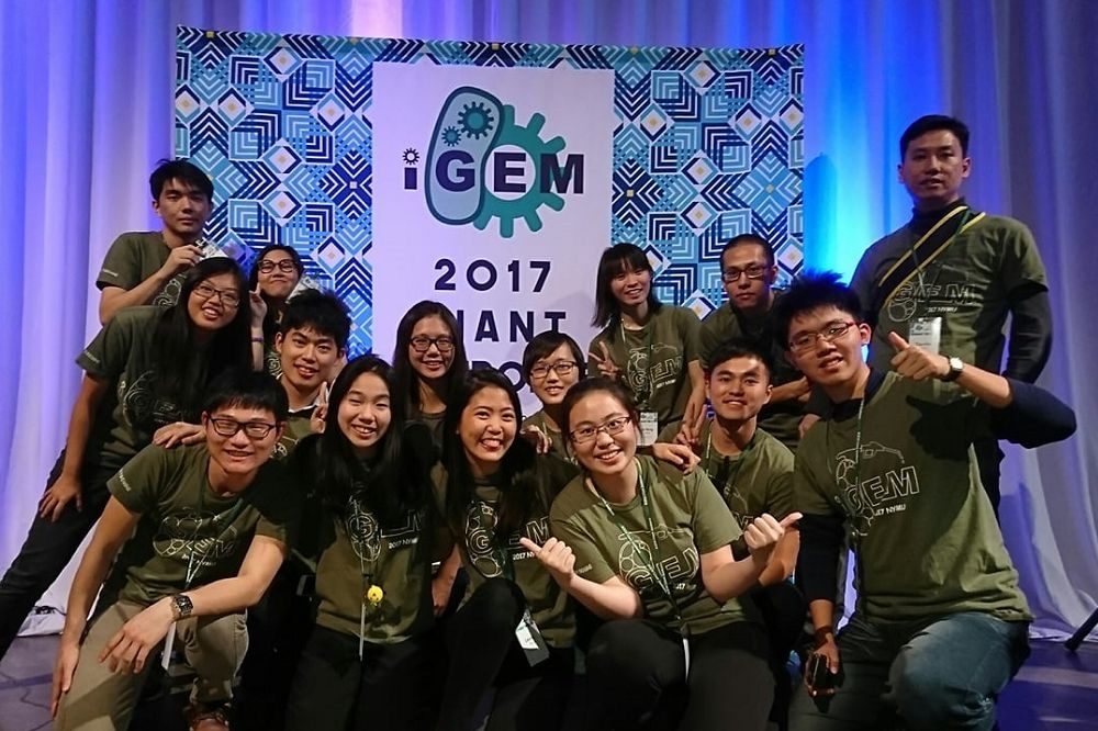台灣學子在國際基因合成生物工程競賽（iGEM），獲得6金2銀1銅的佳績。圖為陽明大學iGEM團隊。（圖片取自NYMU iGEM Team臉書）
