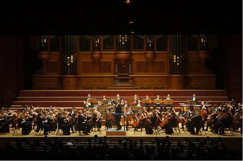 克里斯蒂安．阿閔領軍的維也納室內管弦樂團，帶給台灣樂迷純正血統的維也納音樂盛宴。（圖片來源：台灣賓士）