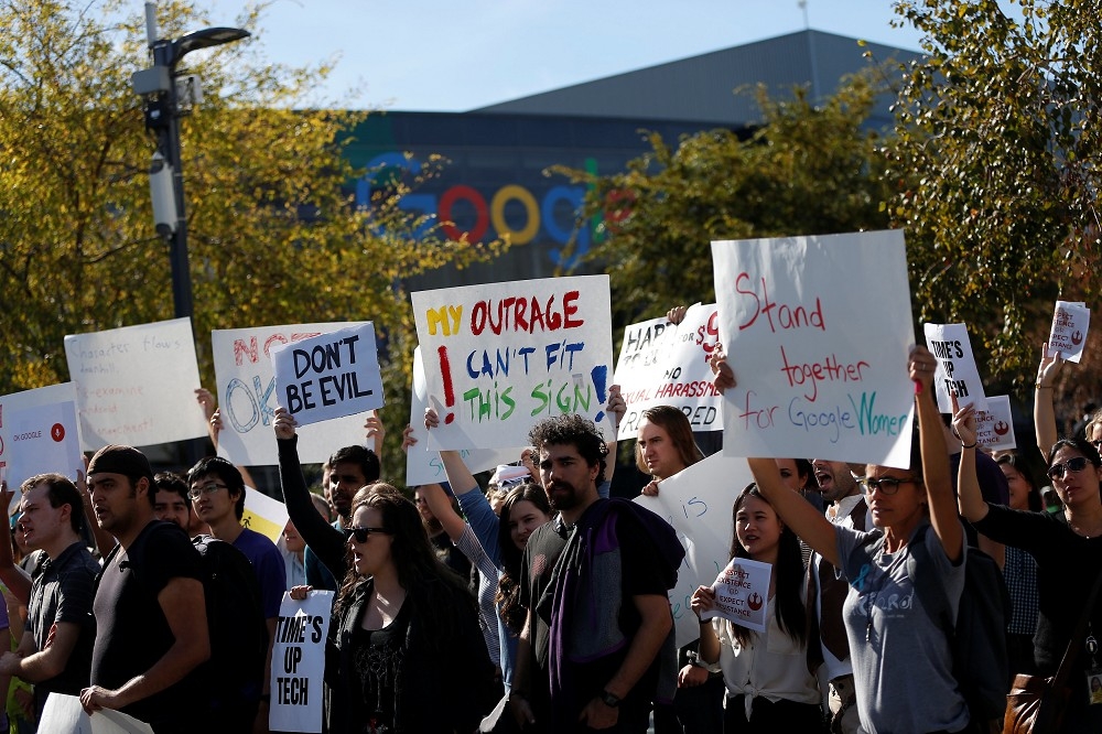 Google全國各地員工1日集體罷工，抗議高層涉嫌性騷擾醜聞獲包庇。（湯森路透）