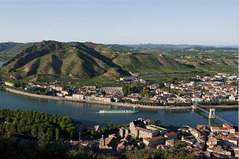 隆河谷地位在里昂與亞維儂之間。天然優勢孕育多款頂級葡萄酒。(圖片提供：Christophe Grillé)