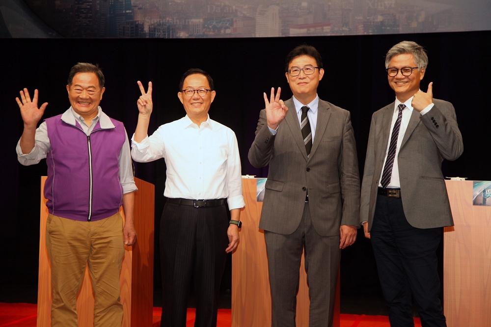 台北市長首場辯論會4日下午登場。4位候選人火藥味濃厚。（攝影：張哲偉）