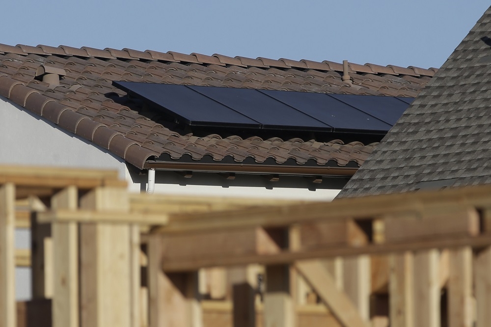 加州率先全美規定未來新建房屋須裝太陽能設備。（美聯社）