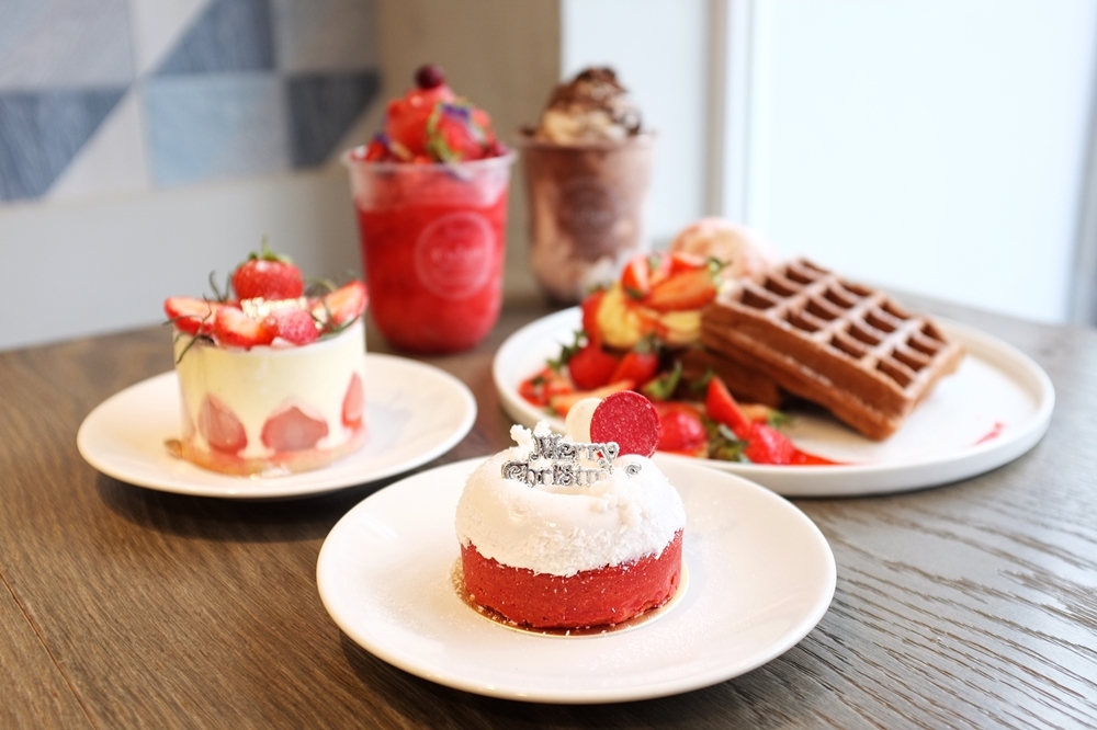 網美最愛的打卡名店奎克咖啡 2018 年冬季推出了 4 款期間限定「莓好心願」草莓商品（攝影：施縈縈）