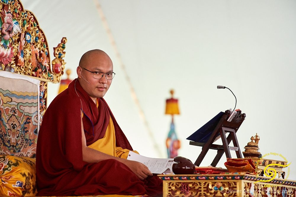 藏傳佛教第17世大寶法王噶瑪巴．鄔金欽列多傑，其經歷有著許多傳奇故事，包括14歲遠征印度、真假法王爭議等。（圖片截自大寶法王官方flickr karmapaweb）
