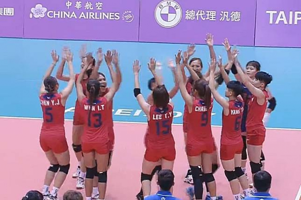 台灣女排再度在世大運中旗開得勝，打敗阿根廷，挺進四強。（翻攝自華視YouTube）