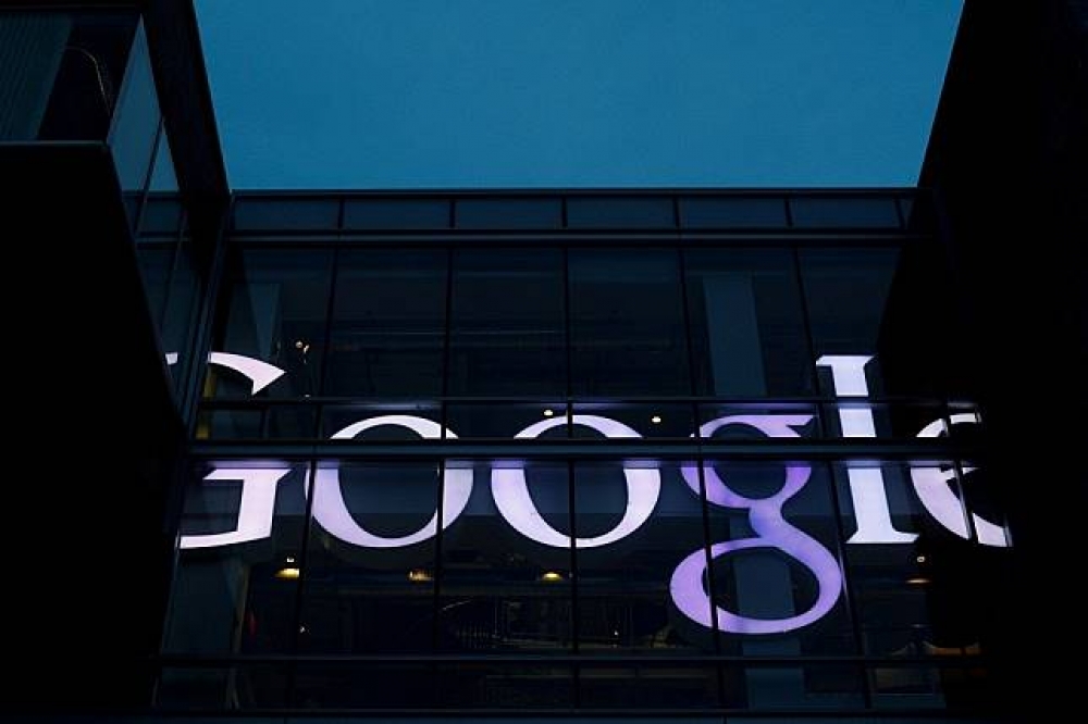  Google一名工程師5日匿名於科技網站Gizmodo發表一篇歧視女性的文章，主張科技業中女性的比例不高不是因為歧視，而是先天的差異使然，因此公司不該實施性別多元化政策。此言論遭強烈抨擊，谷歌主管也出面訓斥。（湯森路透）