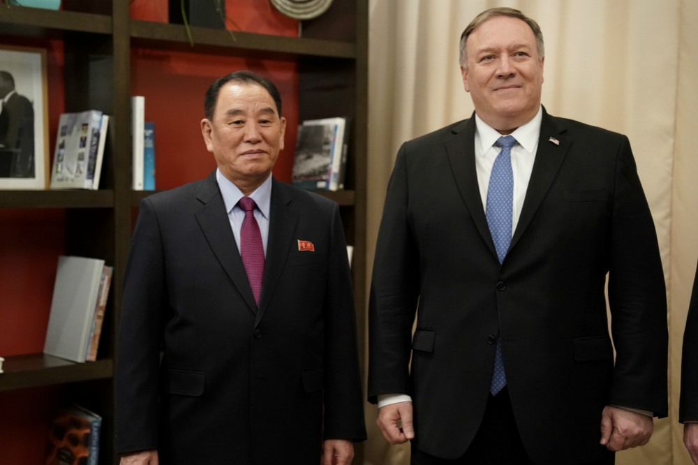 北韓統一戰線部部長金英哲（圖左）與美國國務卿蓬佩奧（圖右）。（湯森路透）