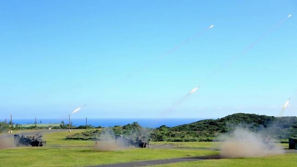 陸軍規劃9月中旬在九鵬基地，進行11輛雷霆2000多管火箭射擊全彈射擊驗證。（國防部提供）
