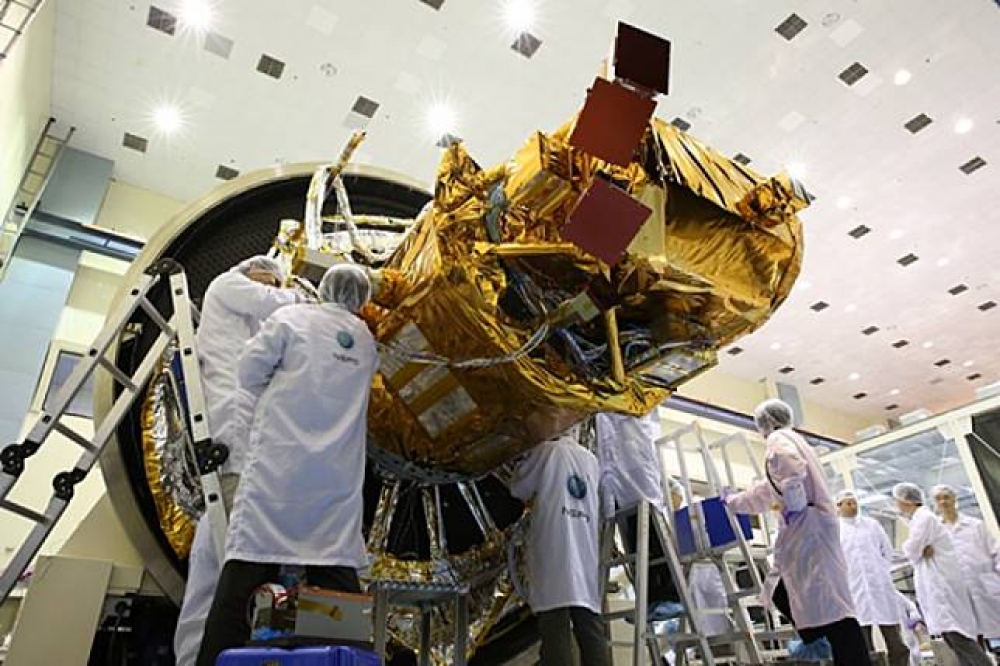 首枚100%由我國自主研製的衛星「福衛五號」，將於8月25日於美國加州發射升空，進行為期5年的國土監測任務。此為台灣太空史上十分重要的一步。（翻攝自www.nspo.narl.org.tw）