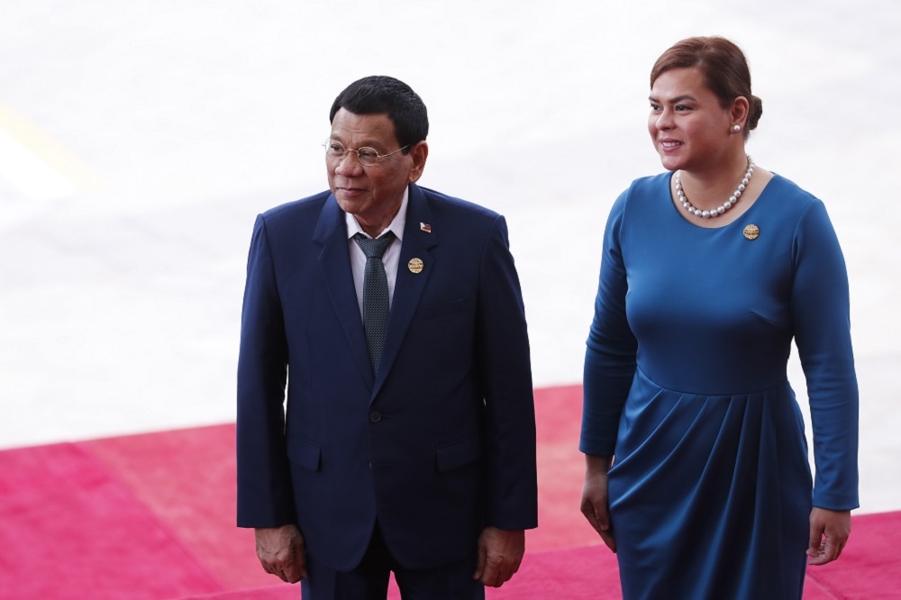 菲律賓總統杜特蒂與女兒莎拉（Sara Duterte）出席博鰲論壇。（中新社）