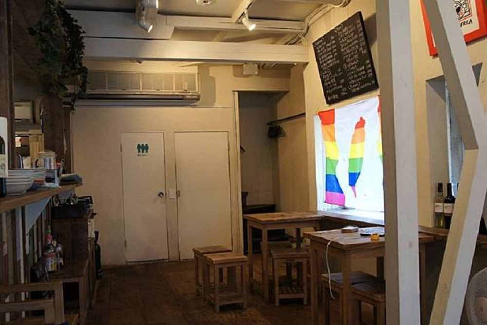 LGBT社團8日晚間在東京舉行支援大會，聲援在日本提出首宗同性伴侶權益訴訟的台灣男同志G先生。活動現場也特別佈置彩虹台灣地圖。（主辦單位提供）