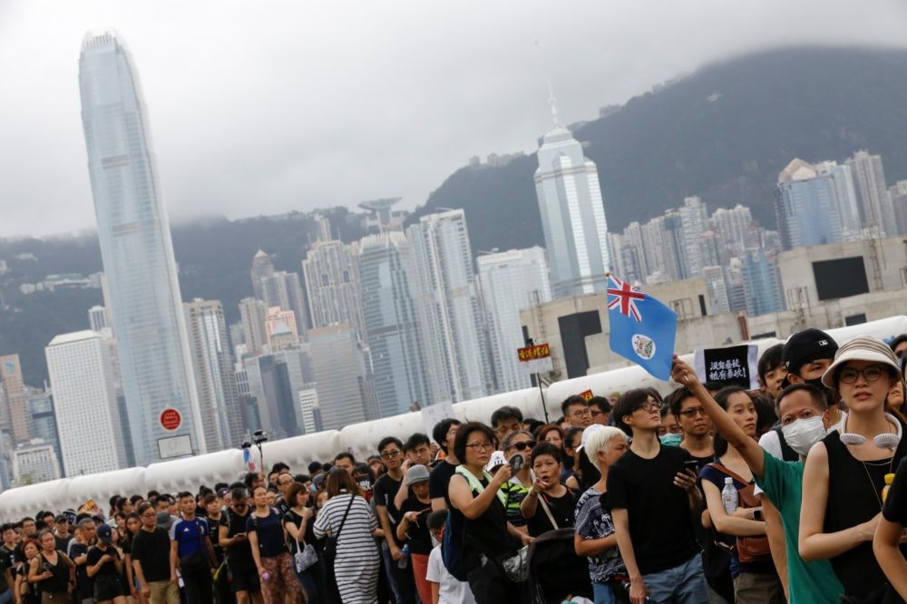 不滿特首的態度，香港人民準備發動全港18區遍地開花。（湯森路透）