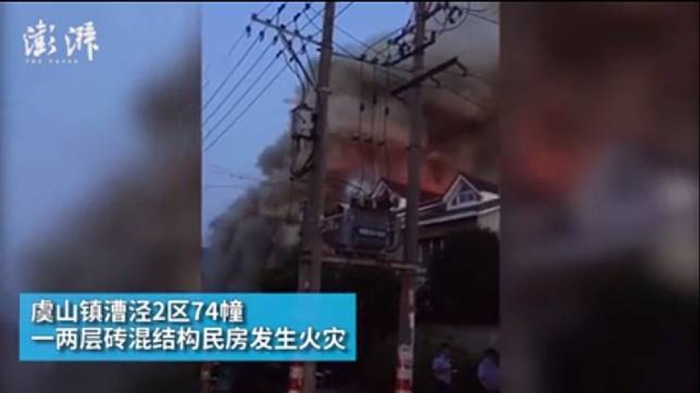 中國江蘇省常熟市驚傳民宅大火，造成22人死亡，目前火勢已被撲滅。（翻攝自澎湃新聞網）
