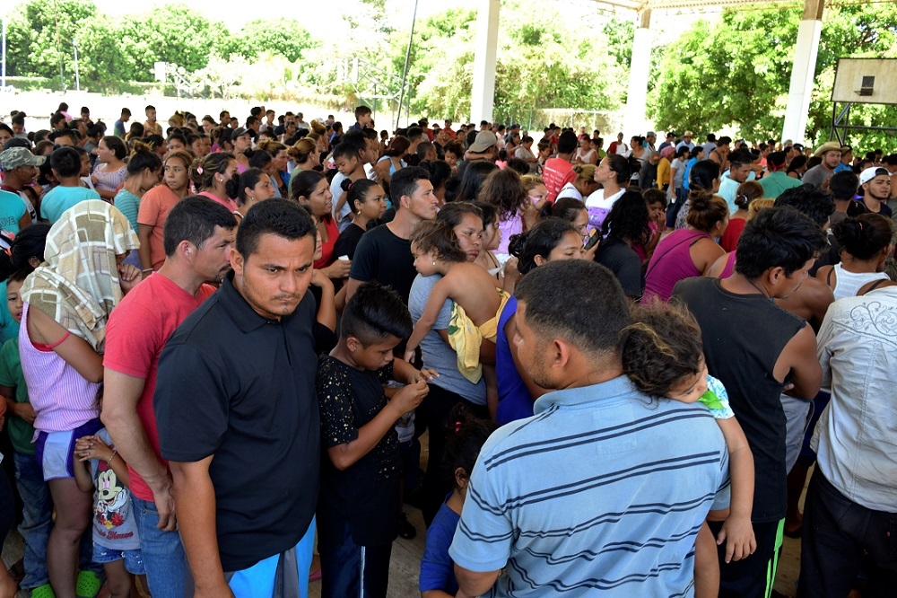 來自中美洲和古巴的移民正在墨西哥等待簽證以繼續前往美國。（湯森路透）